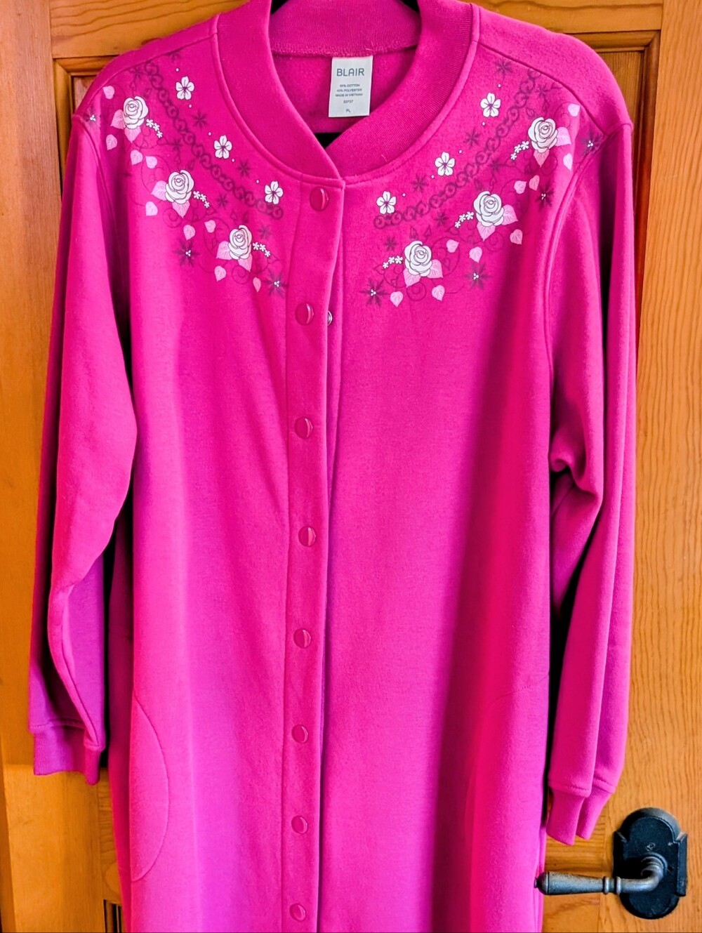 Women's Fuchsia Button-Front Robe - Picture 3 of 3